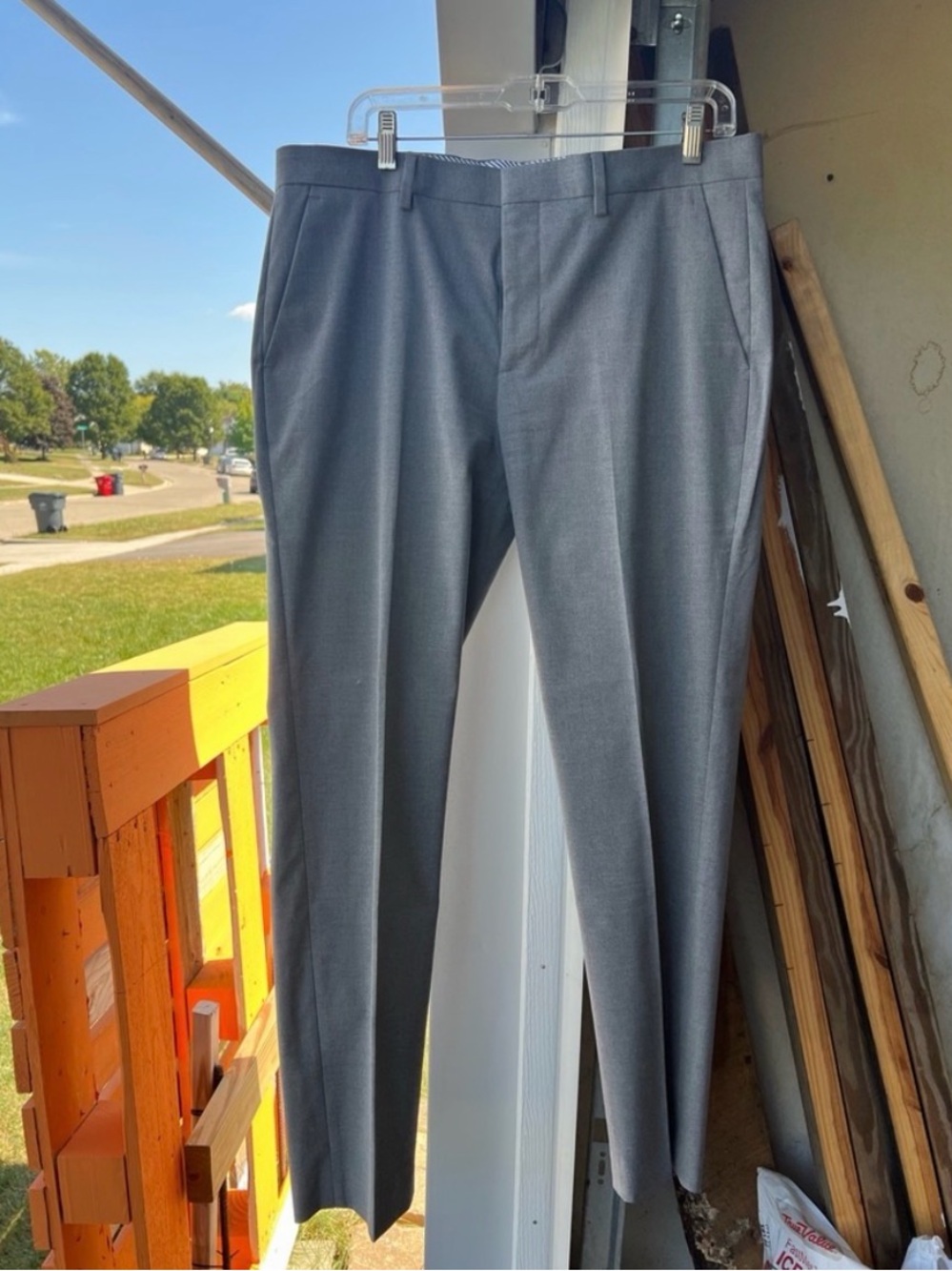 Express Men's Extra Slim Fit Gray Dress Pants. 34 x 32